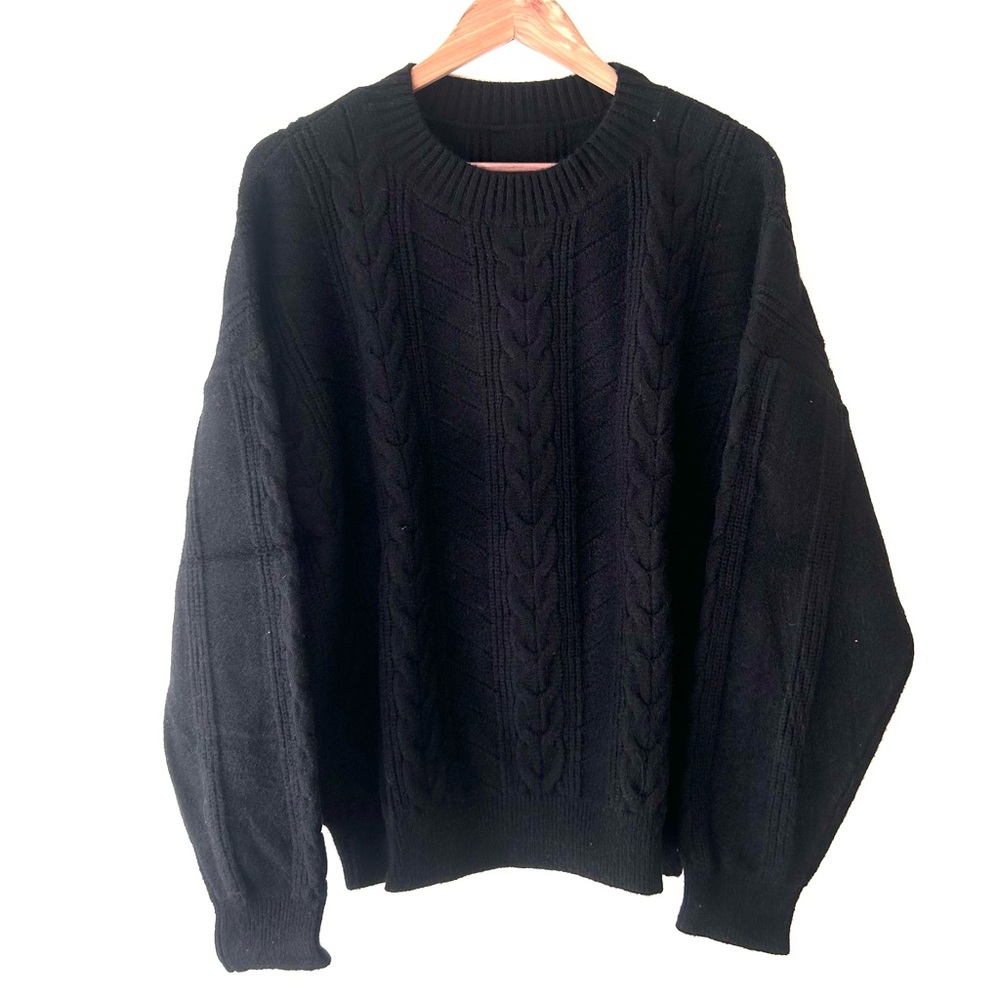Women’s sweater M